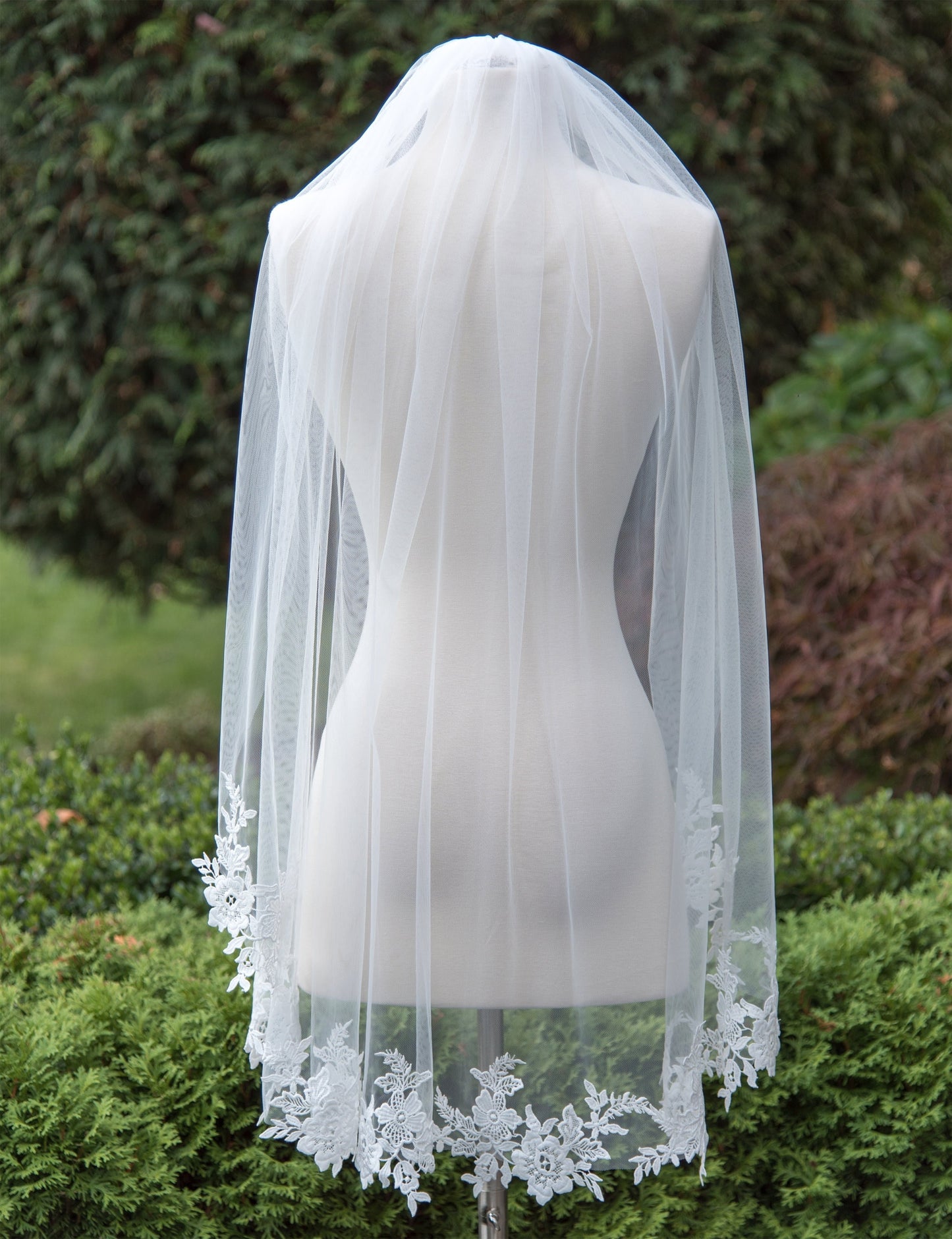 Wedding veil, bridal veil, wedding veil ivory, wedding veil lace, lace bridal veil, elbow length, fingertip length
