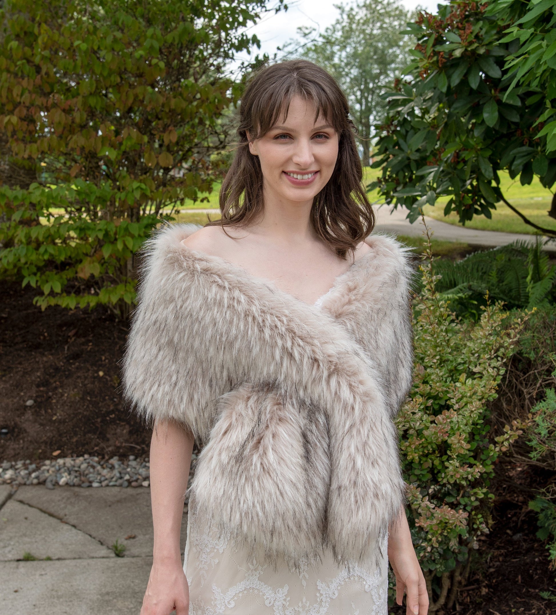 Blush beige faux fur shawl, bridal faux fur wrap, faux fur stole, wedding cape, faux fur shrug B005-blush