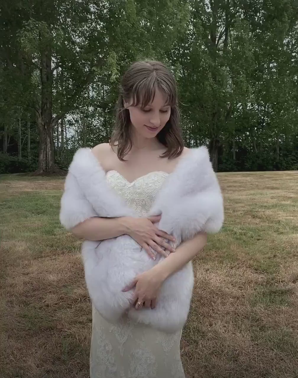 Light gray faux fur bridal wrap, wedding fur shawl, silver fur wrap, bridal faux fur stole, fur cape B005-light-gray