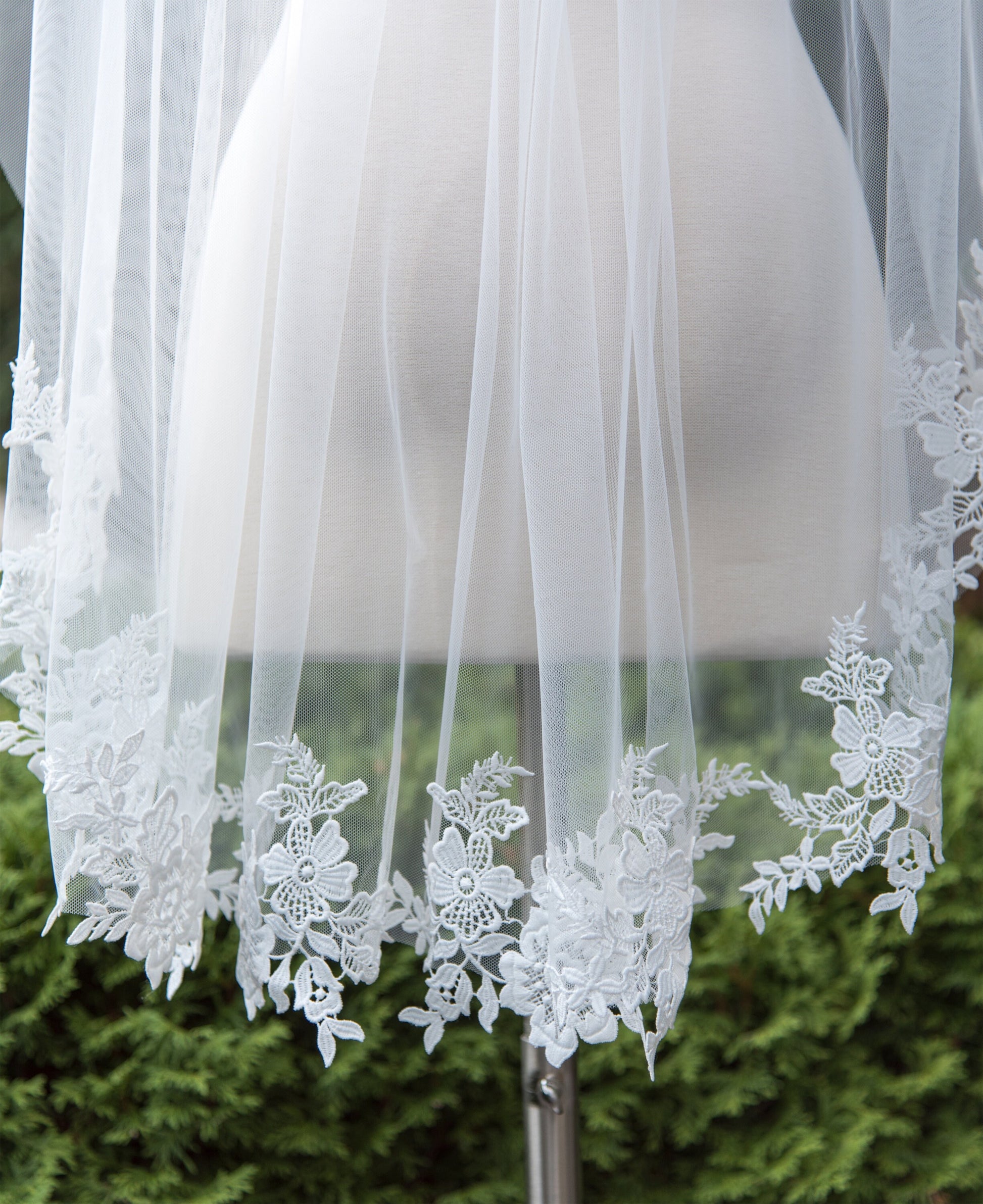 Wedding veil, bridal veil, wedding veil ivory, wedding veil lace, lace bridal veil, elbow length, fingertip length