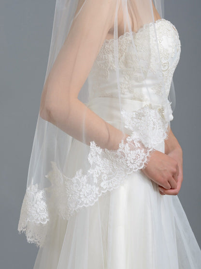 Wedding veil, bridal veil, wedding veil ivory, wedding veil lace trim, alencon lace veil