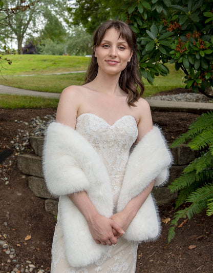Light Ivory Faux Fur Shawl Wedding Stole, Soft Fleece Lined Bridal Wrap