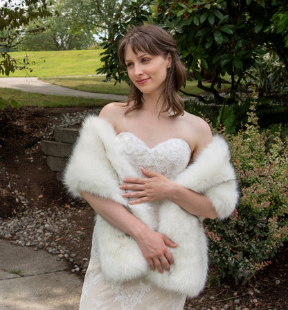 Light ivory faux fur wrap with black tips B005-light-ivory-black-tips